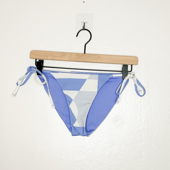 Hurley Womens Reversible Bikini Swimsuit Bottoms Periwinkle Pastel‎ Purple Small - Picture 2 of 9